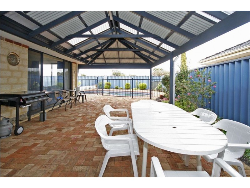 43 Peterborough Circle, North Lake WA 6163