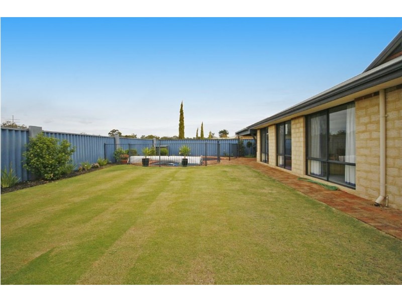 43 Peterborough Circle, North Lake WA 6163