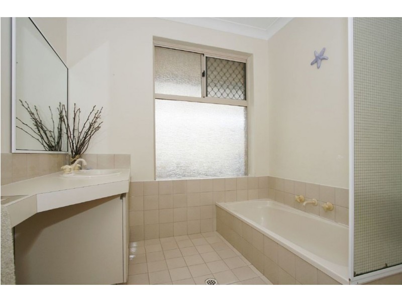27 Underwood Grove, Kardinya WA 6163