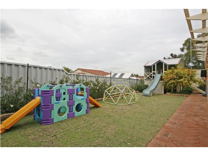 27 Underwood Grove, Kardinya WA 6163