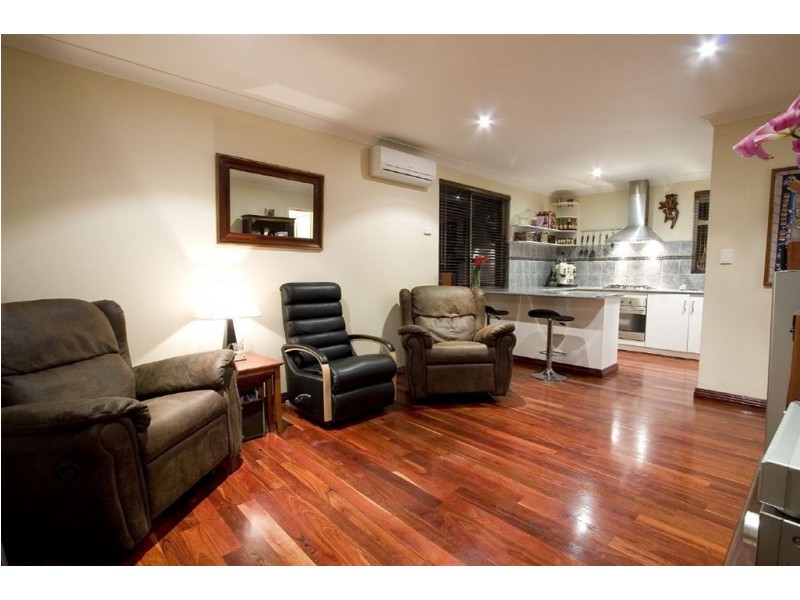 1/13 Anglesey Drive, Kardinya WA 6163