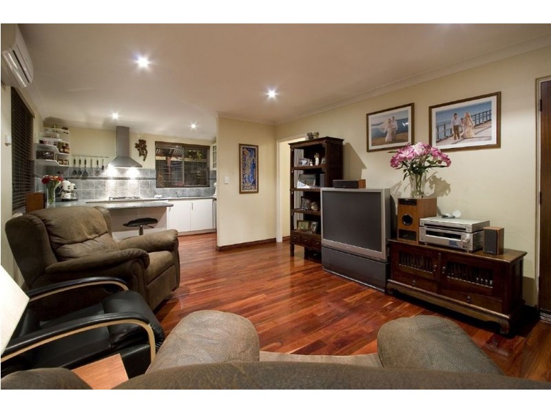 1/13 Anglesey Drive, Kardinya WA 6163