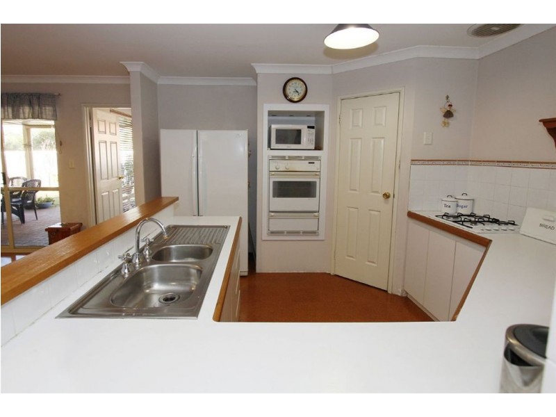 8 Du Maurier Road, North Lake WA 6163