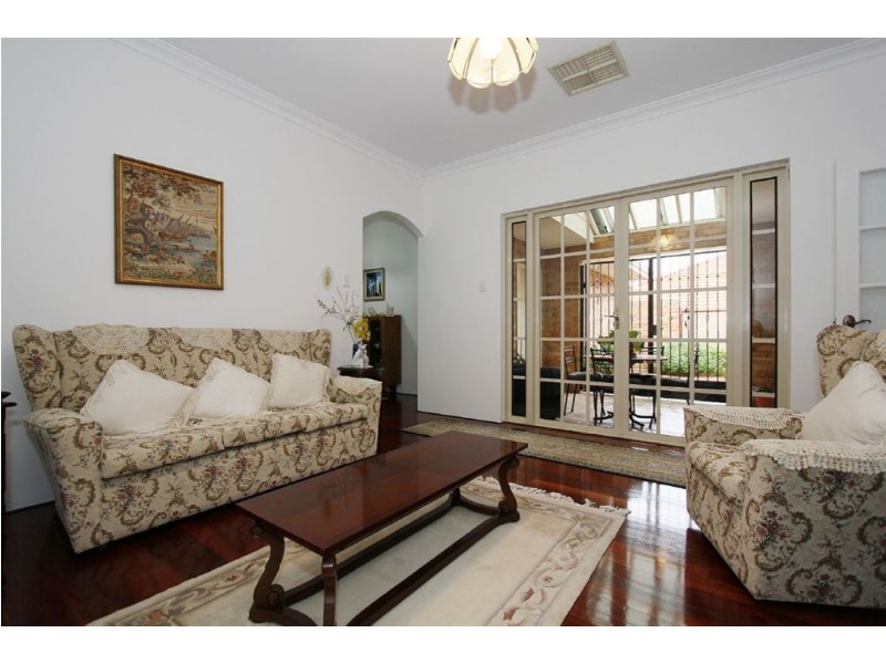 7 Blueridge Crest, Bibra Lake WA 6163