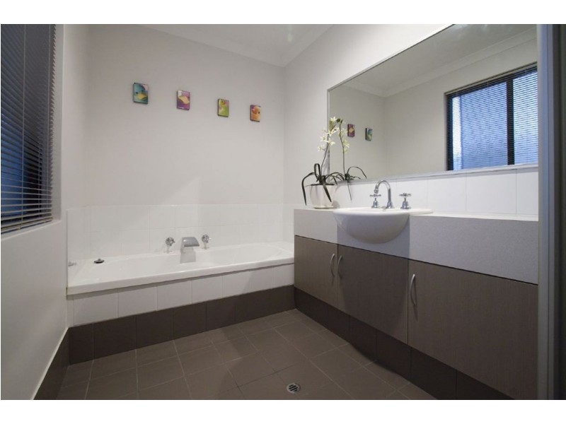 34A McBeth Way, Kardinya WA 6163