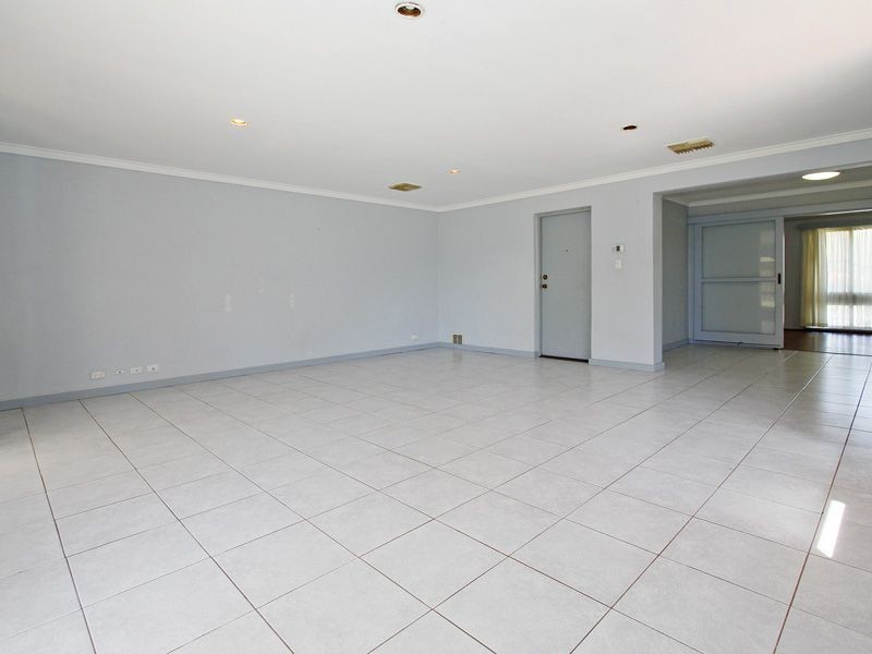 32 McBeth Way, Kardinya WA 6163