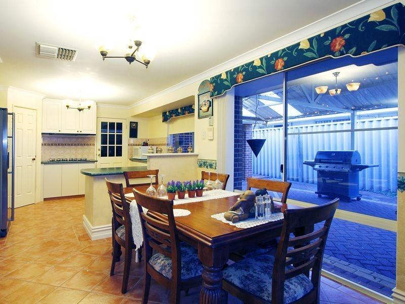 14 Aylesbury Close, Jandakot WA 6164