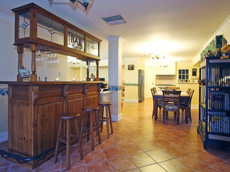 14 Aylesbury Close, Jandakot WA 6164