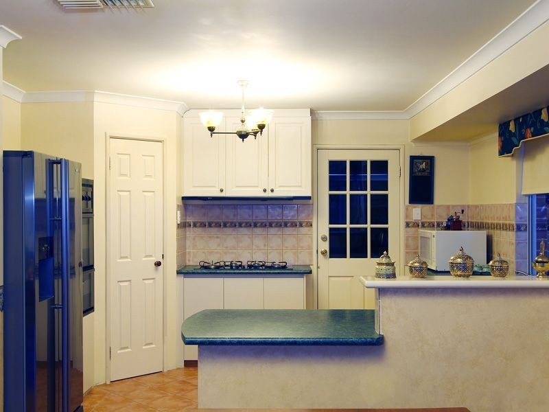 14 Aylesbury Close, Jandakot WA 6164