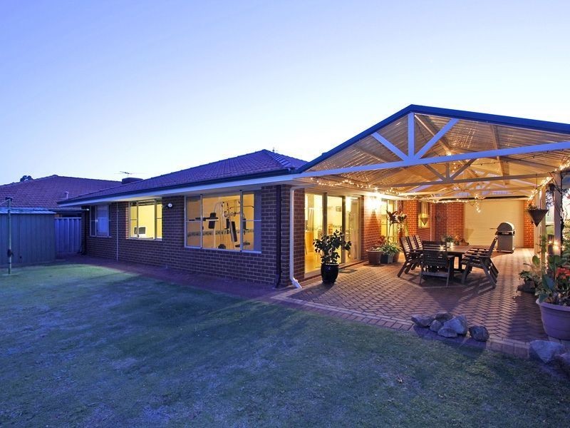 14 Aylesbury Close, Jandakot WA 6164