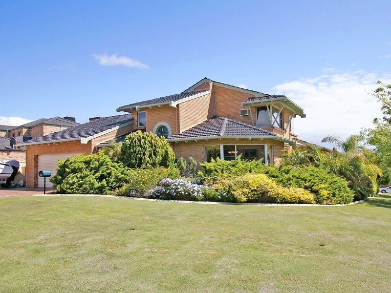 2 Storrs Place, Winthrop WA 6150