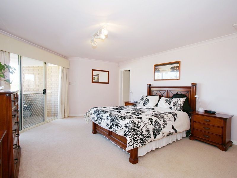2 Storrs Place, Winthrop WA 6150