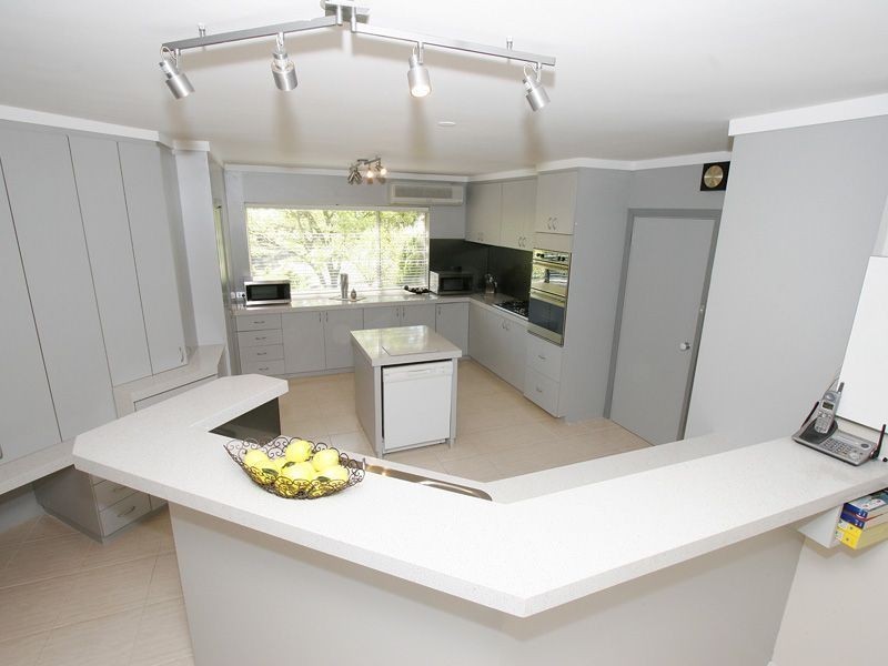 2 Storrs Place, Winthrop WA 6150