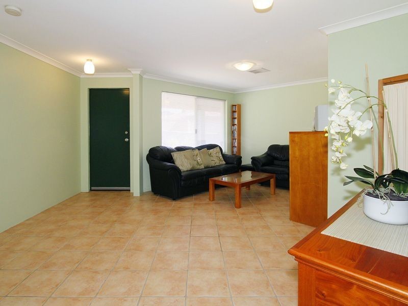 37 Marshwood Retreat, Bibra Lake WA 6163