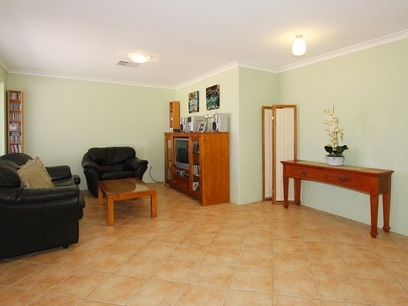 37 Marshwood Retreat, Bibra Lake WA 6163