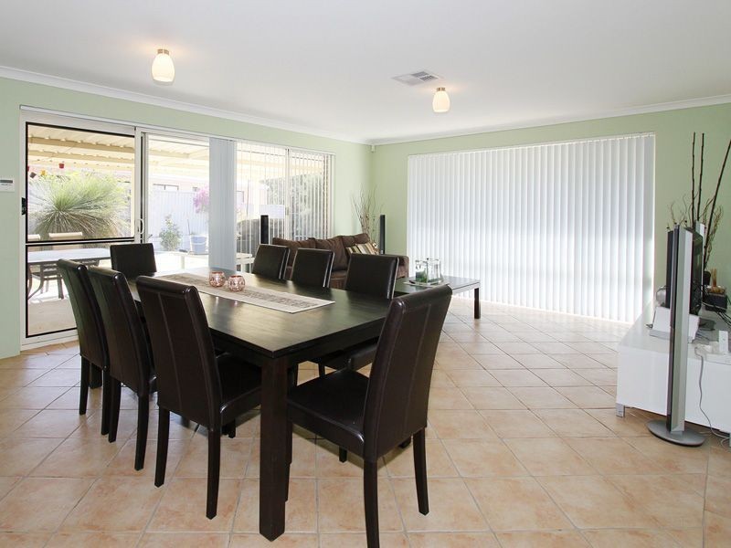 37 Marshwood Retreat, Bibra Lake WA 6163