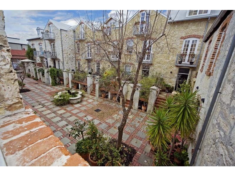 7/15 Essex Street, Fremantle WA 6160