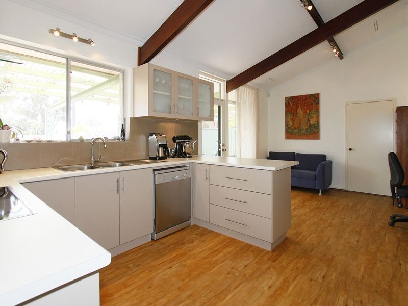 14B Walker Court, Kardinya WA 6163