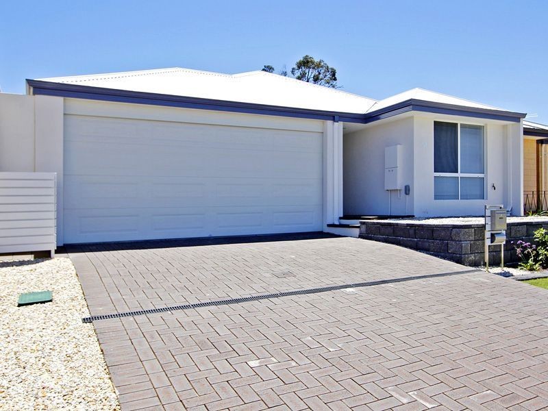 13 Waterbank Avenue, Beeliar WA 6164
