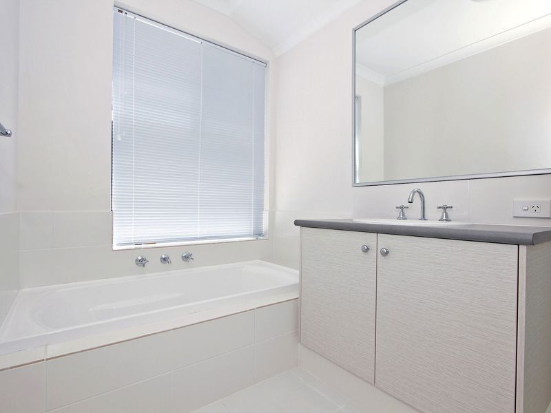 13 Waterbank Avenue, Beeliar WA 6164