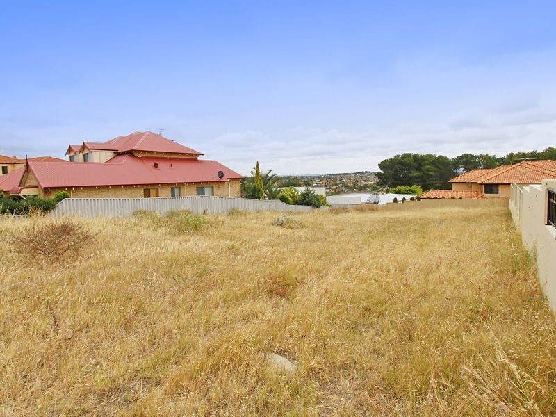 15 Battye Road, Kardinya WA 6163