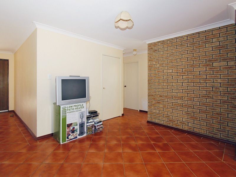 6 Twain Close, Munster WA 6166