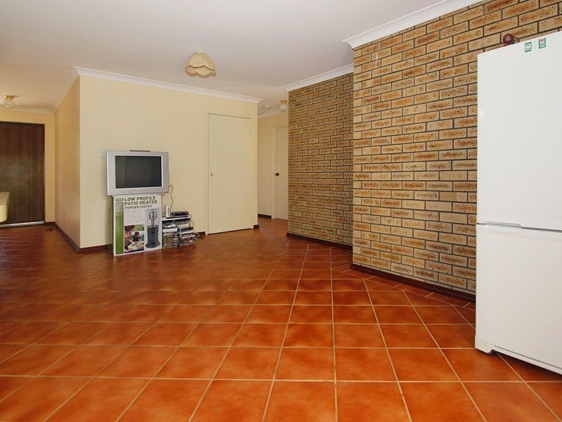 6 Twain Close, Munster WA 6166