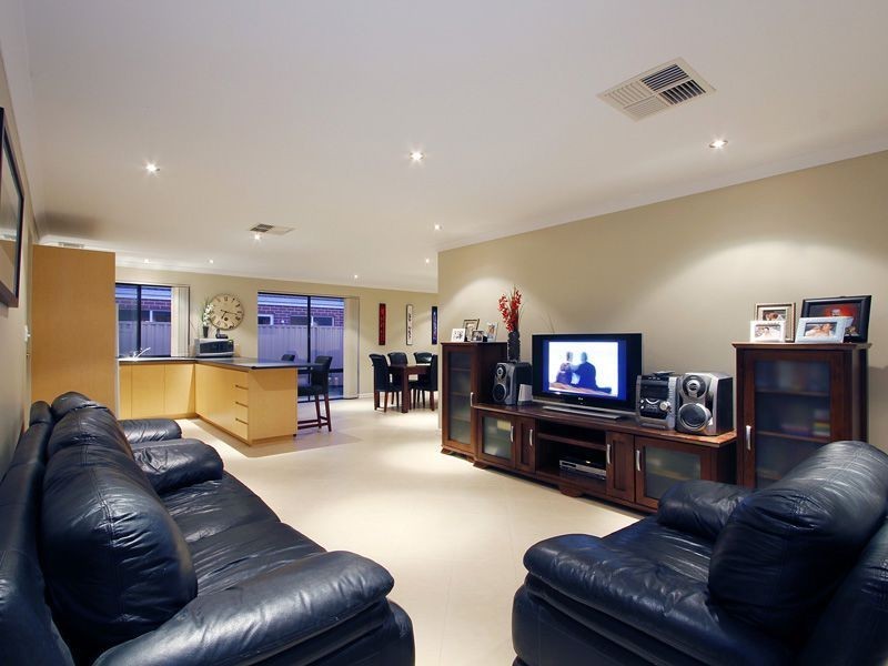 1 Admiralty Road, Canning Vale WA 6155