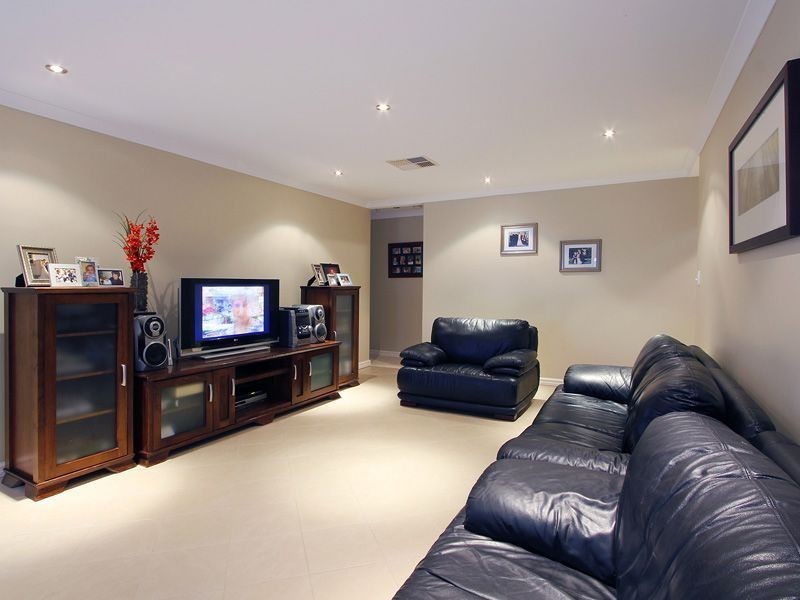 1 Admiralty Road, Canning Vale WA 6155