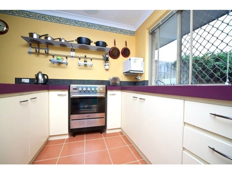 8/35 Winnacott Street, Willagee WA 6156