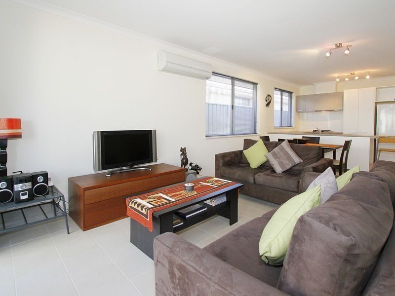 32 Leontes Way, Coolbellup WA 6163