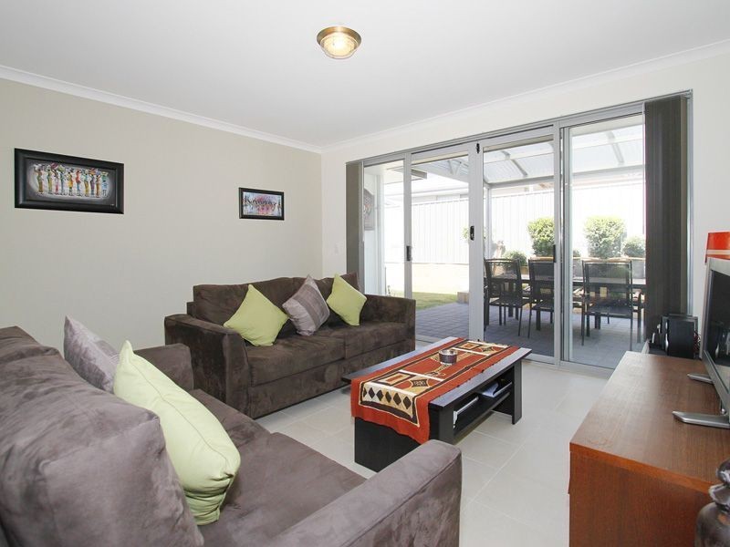 32 Leontes Way, Coolbellup WA 6163