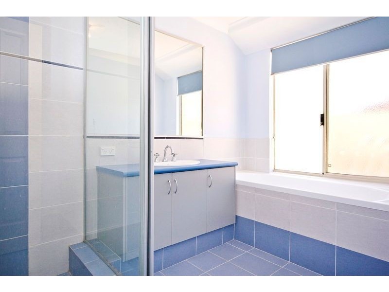 10 Astroloma Drive, Success WA 6164