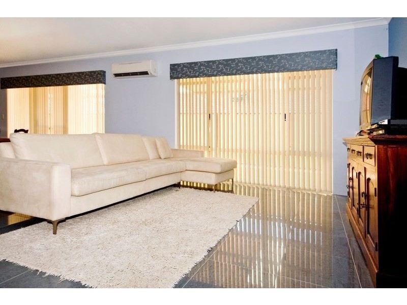 10 Astroloma Drive, Success WA 6164