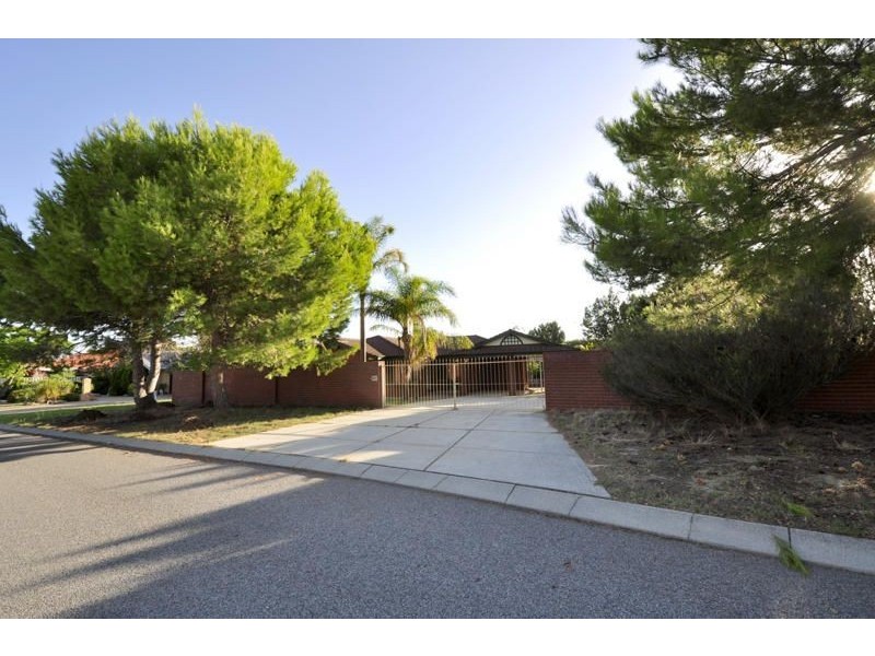 20 Sandover Crescent, Winthrop WA 6150