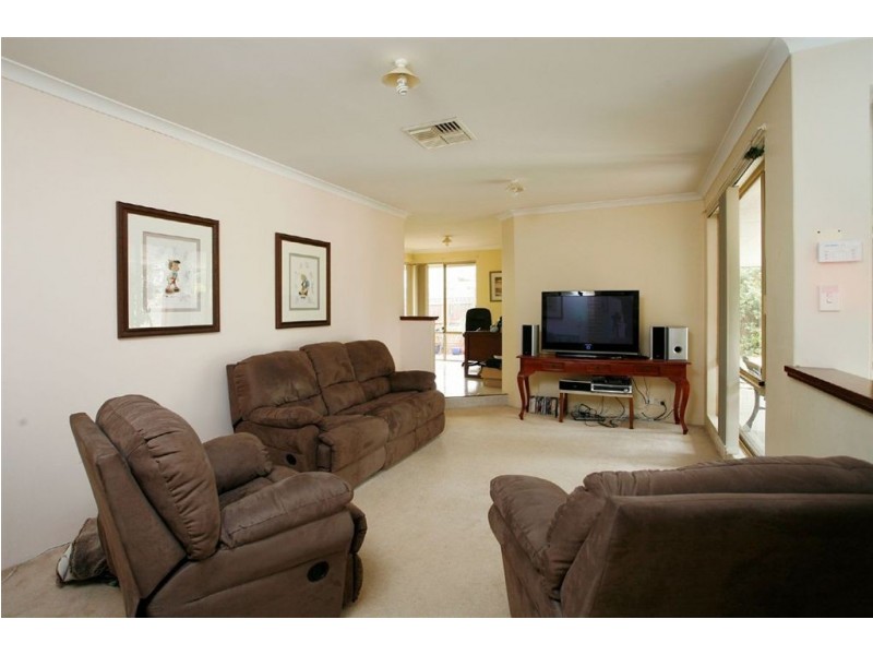 20 Sandover Crescent, Winthrop WA 6150