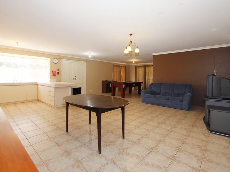 5 Paddington Court, Bibra Lake WA 6163