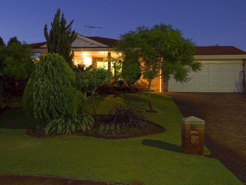 25 Steffanoni Place, Kardinya WA 6163