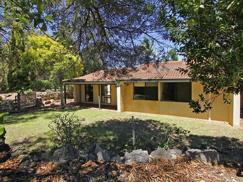 16 Barclay Road, Kardinya WA 6163