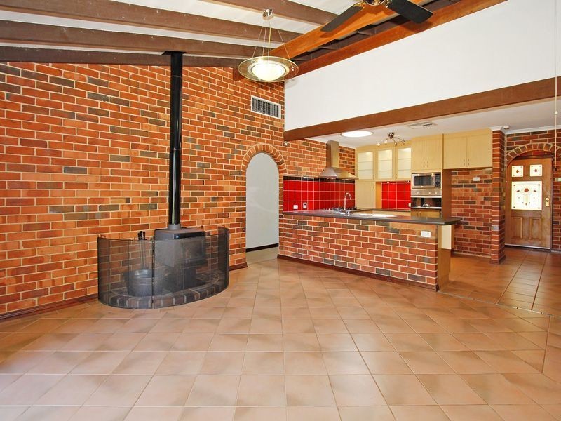 16 Barclay Road, Kardinya WA 6163