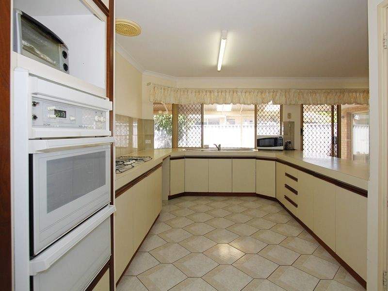 11 Edmiston Way, Winthrop WA 6150