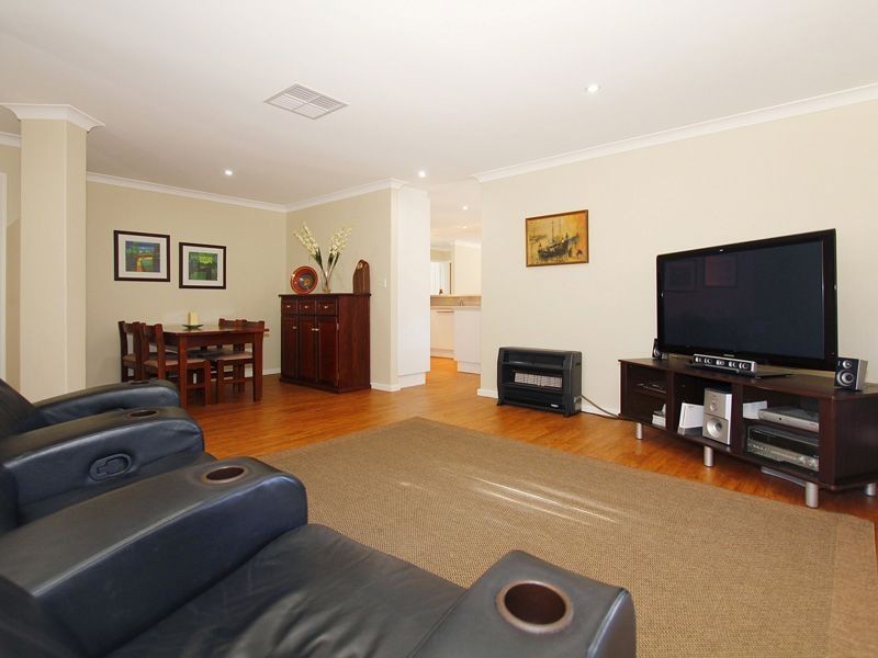 24 Sowden Drive, Samson WA 6163