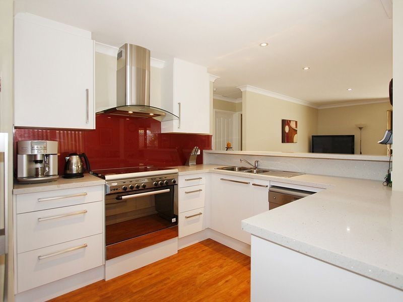 24 Sowden Drive, Samson WA 6163