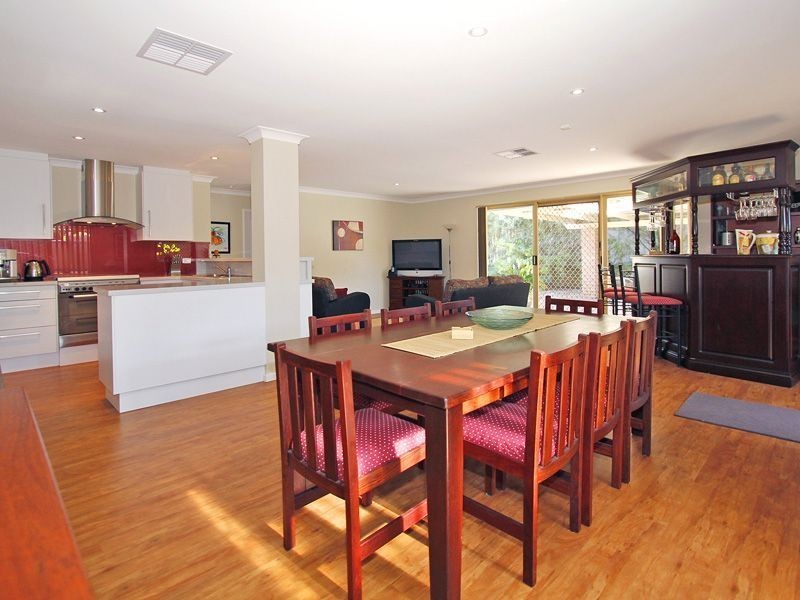 24 Sowden Drive, Samson WA 6163