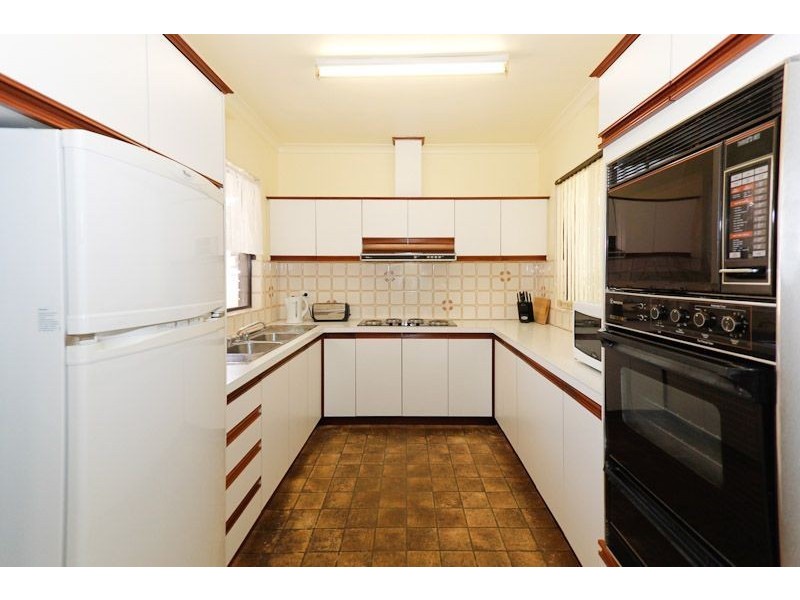 24 Camillo Street, Coolbellup WA 6163