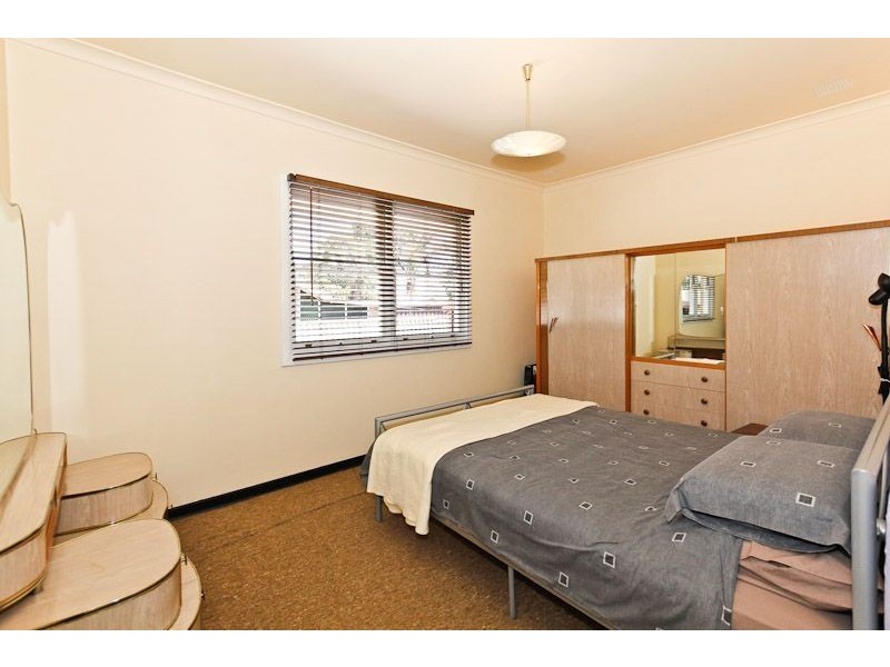 24 Camillo Street, Coolbellup WA 6163