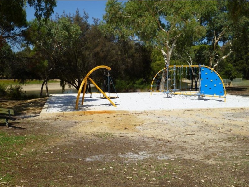 13 Sanders Loop, Kardinya WA 6163