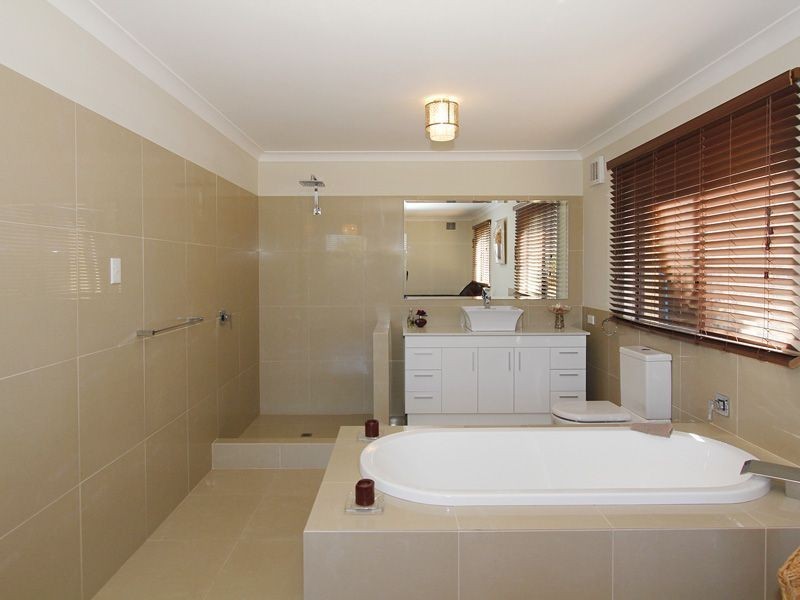 1 Hanrahan Loop, Kardinya WA 6163