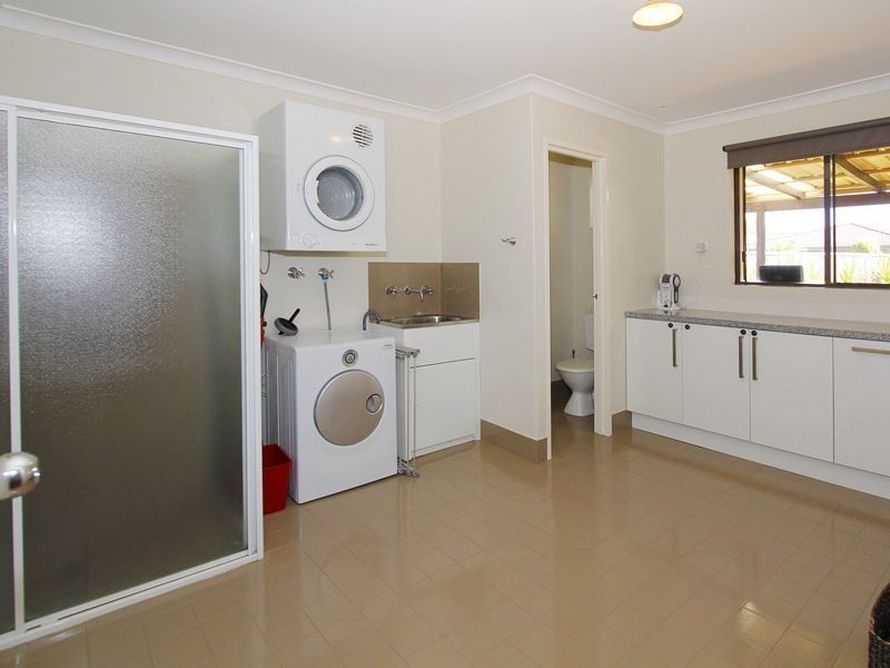 1 Hanrahan Loop, Kardinya WA 6163