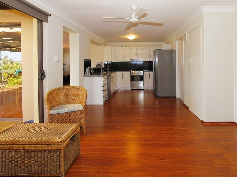 1 Hanrahan Loop, Kardinya WA 6163